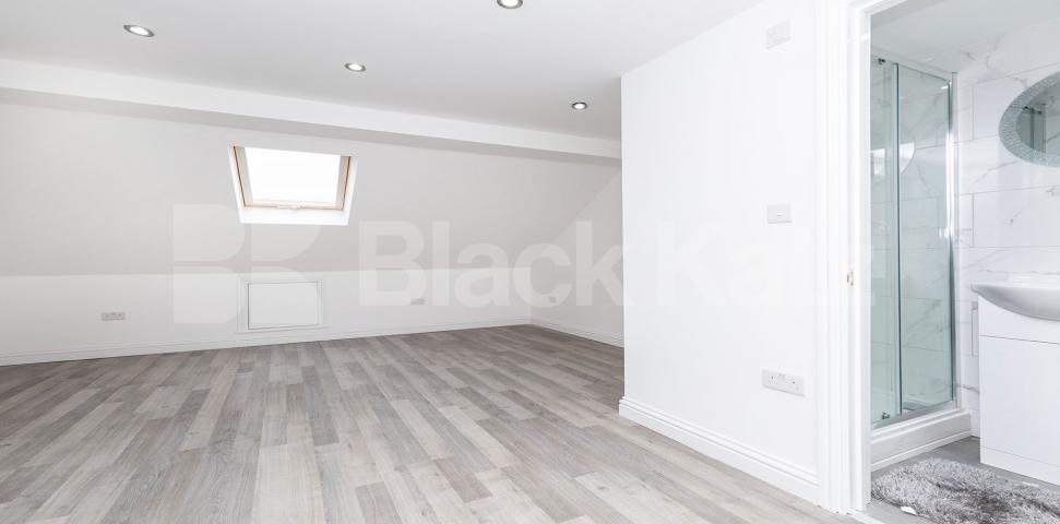 			3 Bedroom, 2 bath, 1 reception Apartment			 Portland Gardens, Harringey N4